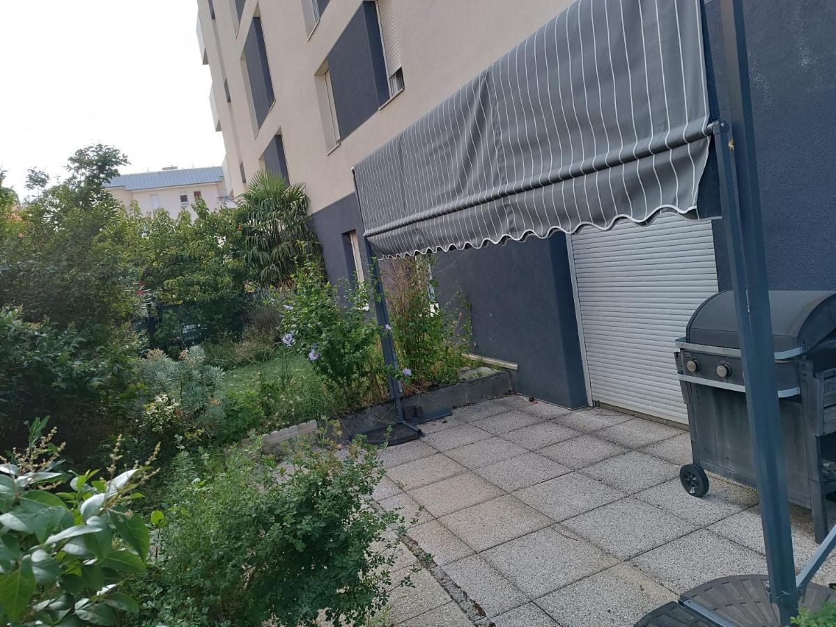 Entier Cozy Rdj Parking Gratuit, Proche Tramway, Stade Ol, Arena, Eurexpo, Aeroport Stexupery, Gare Tgv Lyon Partdieu * Décines-Charpieu
