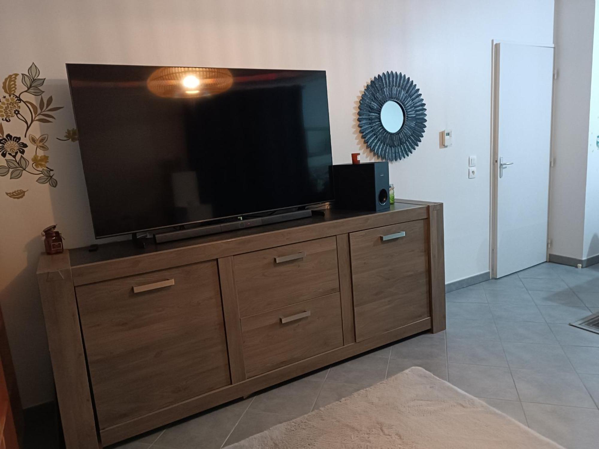 Privatunterkunft Entier Cozy Rdj Parking Gratuit, Proche Tramway, Stade Ol, Arena, Eurexpo, Aeroport Stexupery, Gare Tgv Lyon Partdieu *